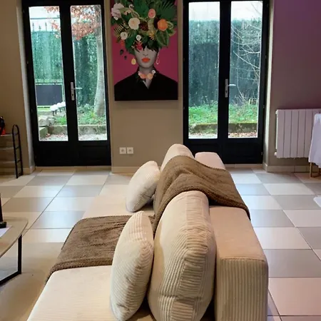 Les Almadies Private Jacuzzi Villeneuve-les-Sablons