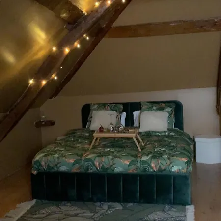 Les Almadies Private Jacuzzi * Villeneuve-les-Sablons